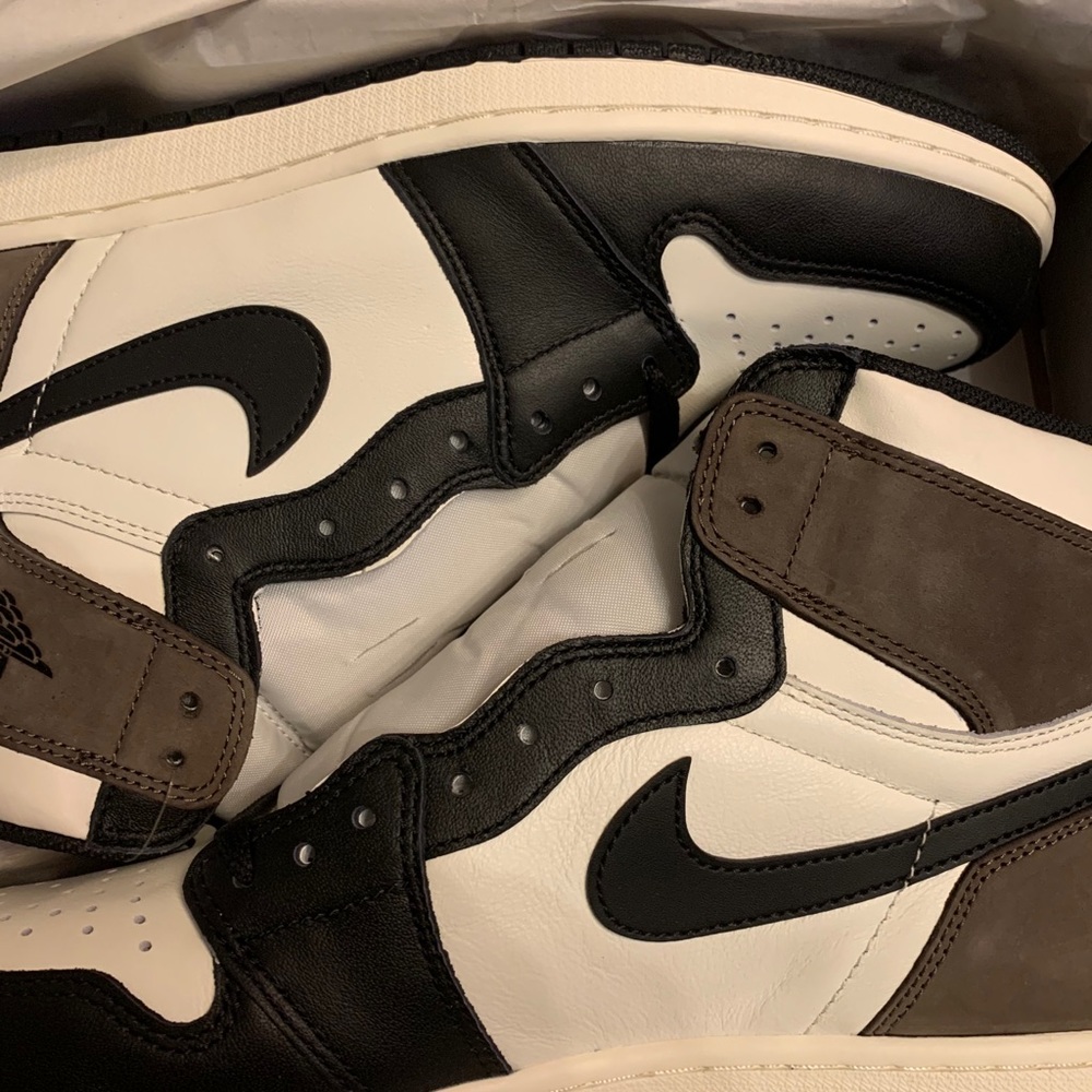 Jordan 1 mochas size 11